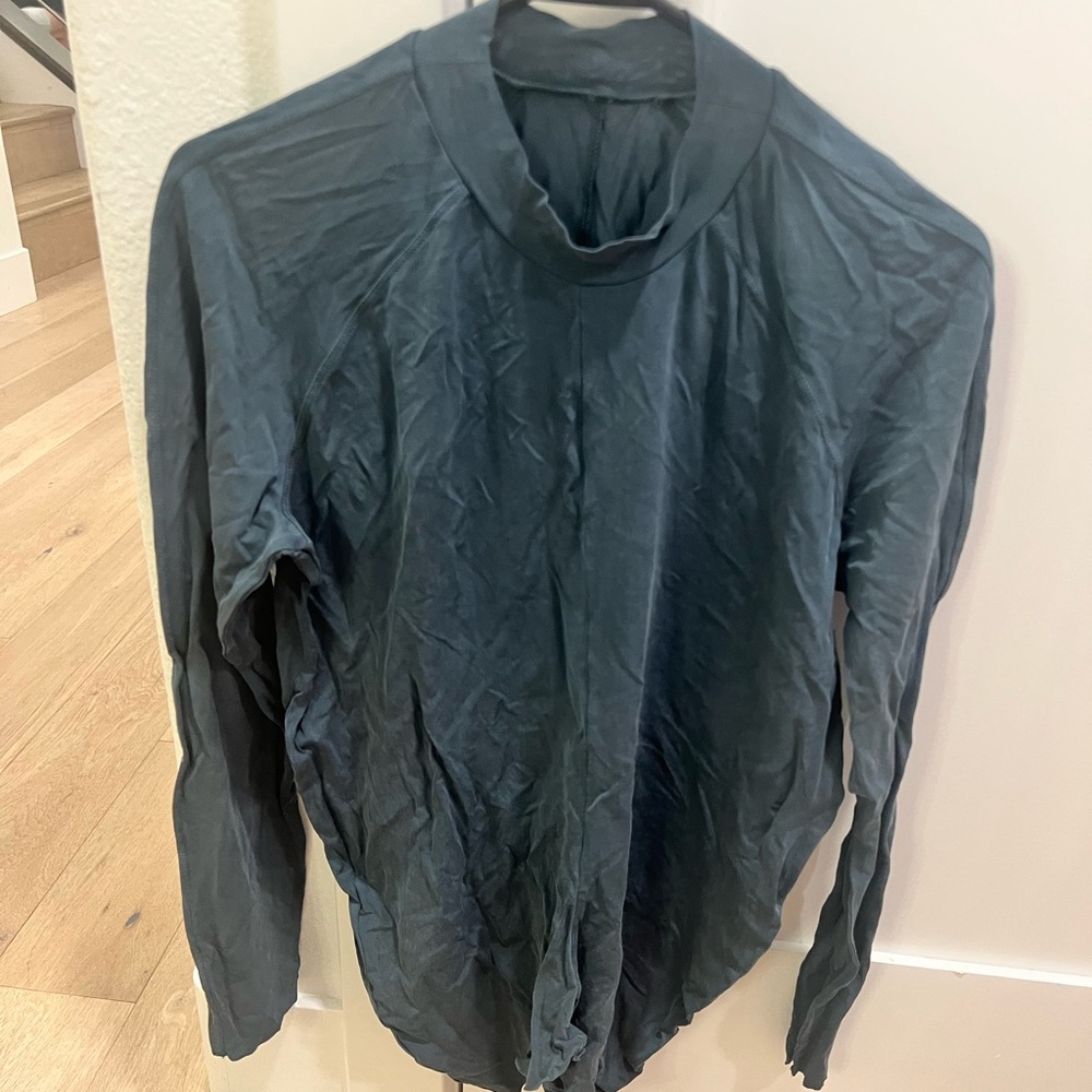 Lululemon Lab size 8 lightweight long sleeve tee worn a handful of times